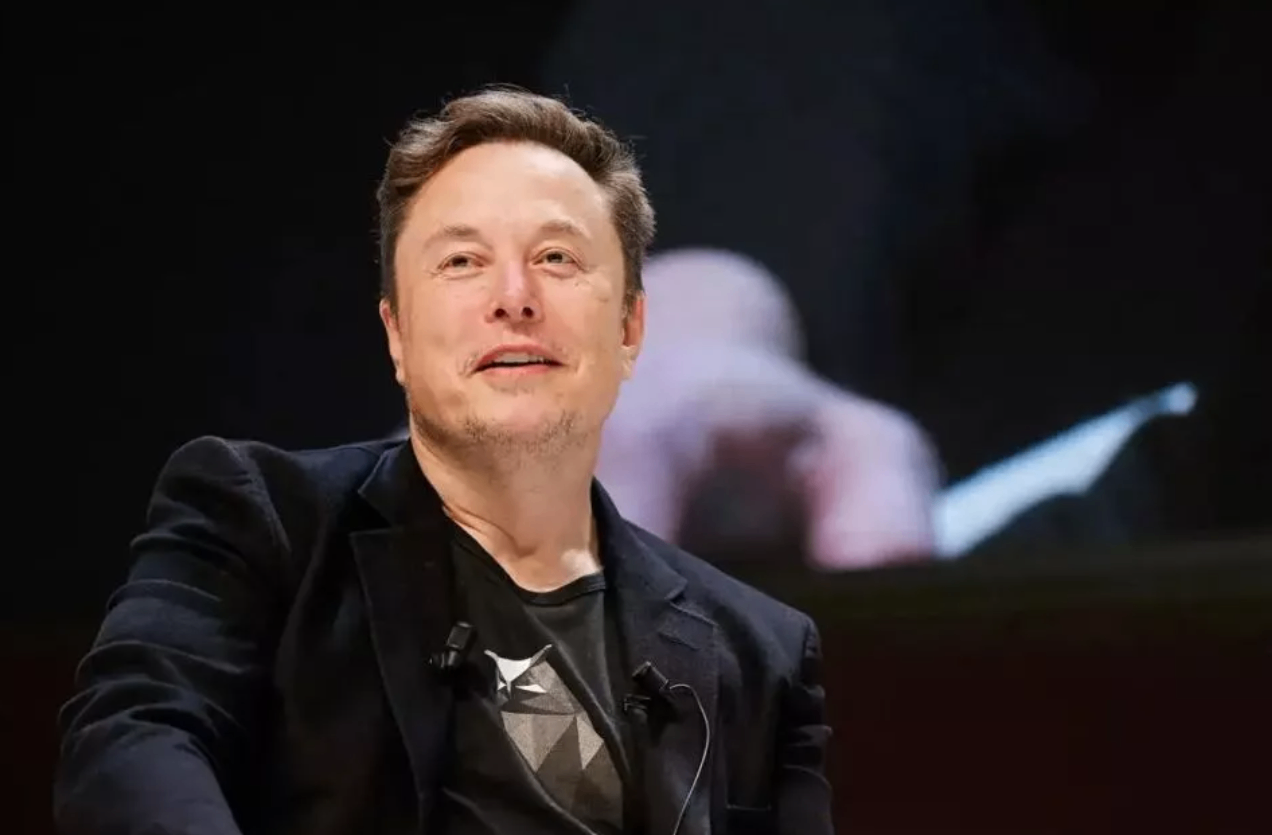 马斯克：特斯拉有望成首个推出AGI人形机器人的公司